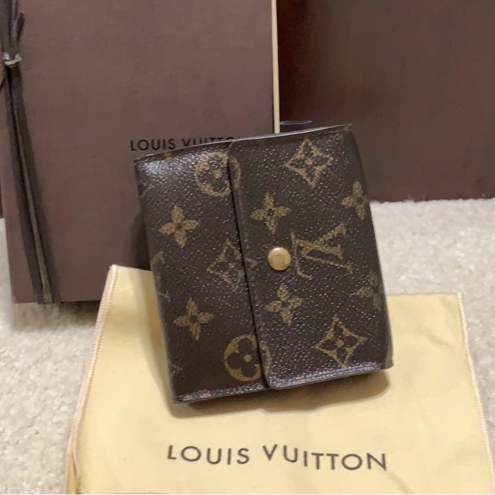 Louis Vuitton Elise trifold wallet
